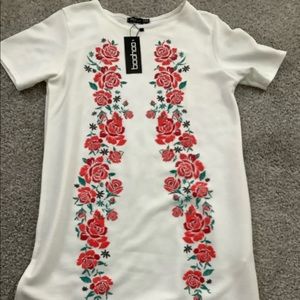 Boohoo white with roses shift dress